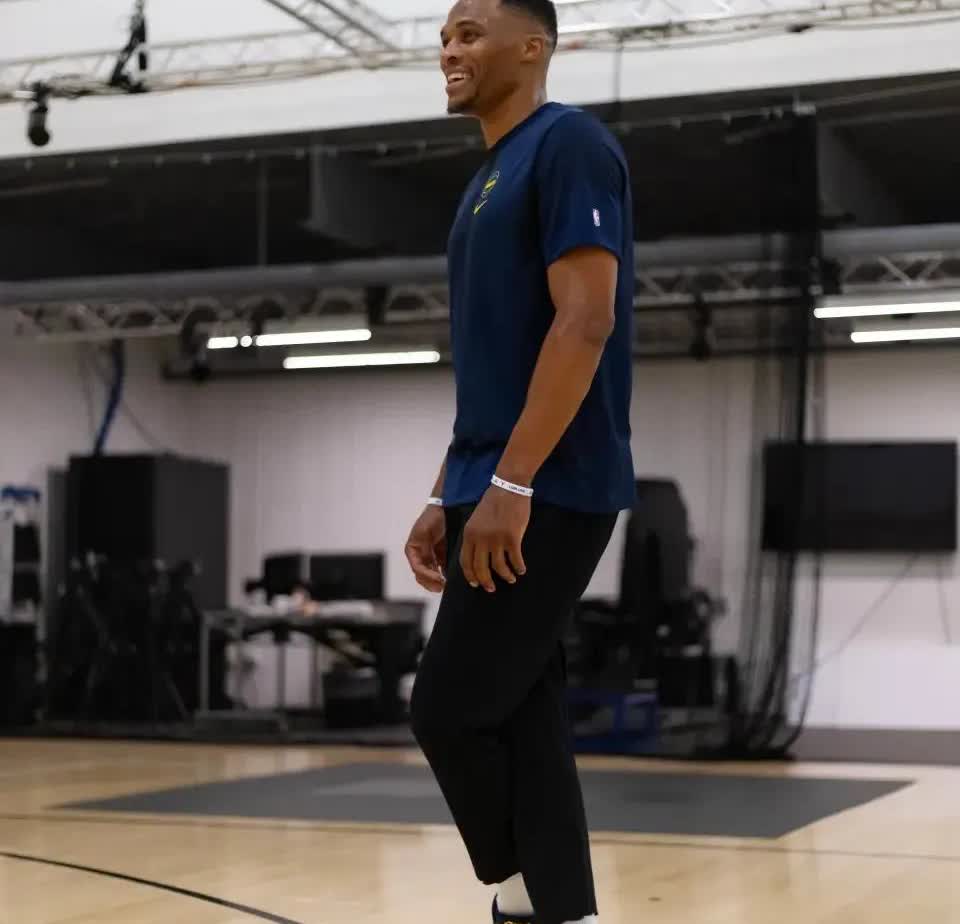 NBA老将威斯布鲁克真是咎由自取！今天据美国名记SamAmico透露，假如威斯