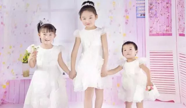 我爸妈有两个女儿, 幸福得不得了啊
