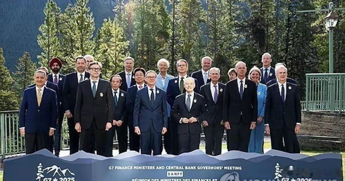 现在我们在世界上威信确实是大了很多，近日，有两个方面可以证明这一点。一是美国商务