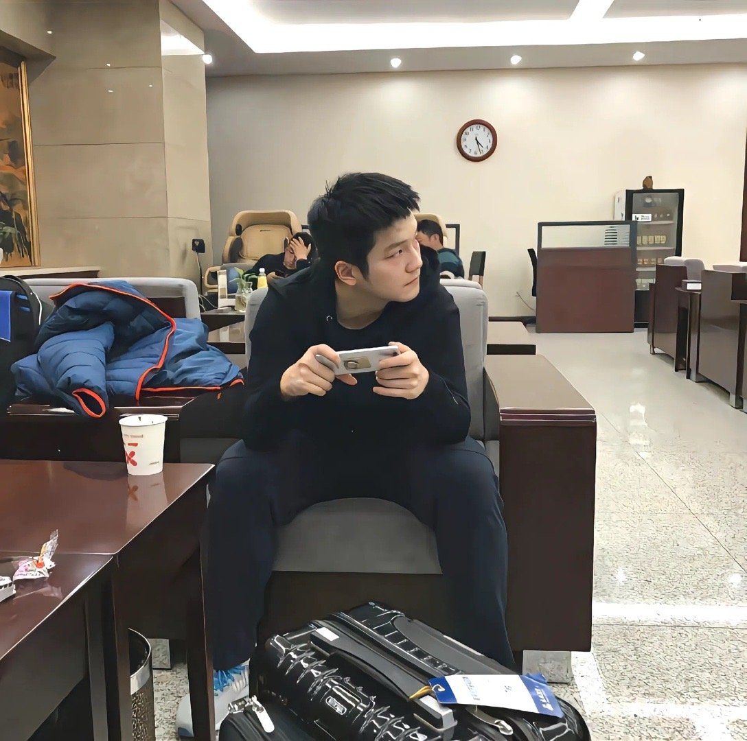 谁还没被樊振东圈粉正在休息室等我（现在是幻想时间……