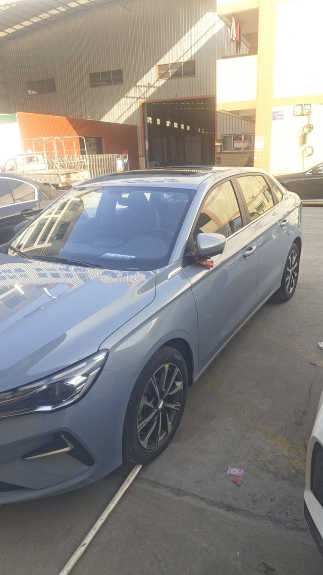 25款帝豪旗舰版已经在往下降了提车第七天感觉还可以整体来说加速也不慢除了