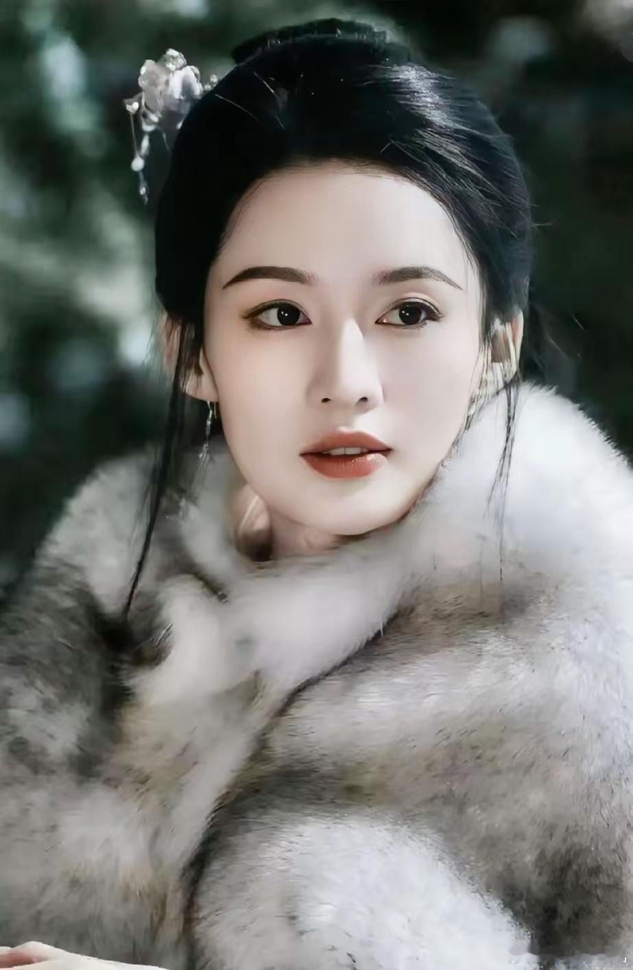 李沁估计都无语了，​她估计也没想到，​竟然有人说她不适合演女主，理由是她的面相不