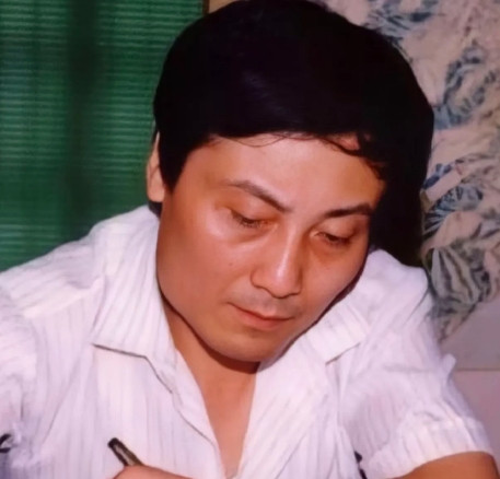 很多人的评论堪比清朝，一个劲儿的说什么顶富就是更喜欢儿子，甚至还分析他几个儿子名