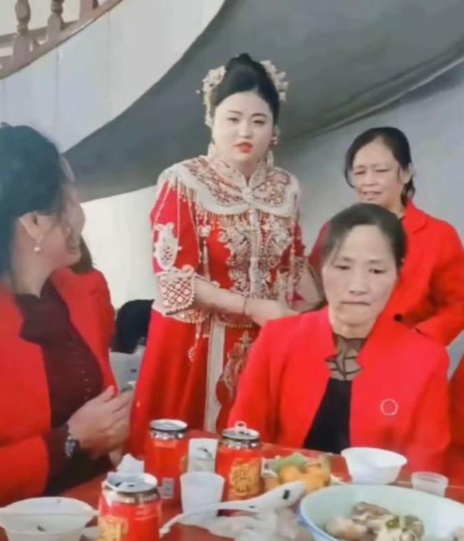 90万娶妻手都没牵到！福建新娘婚后2个月跑路，岳父也连夜消失，天价彩礼还是精准骗