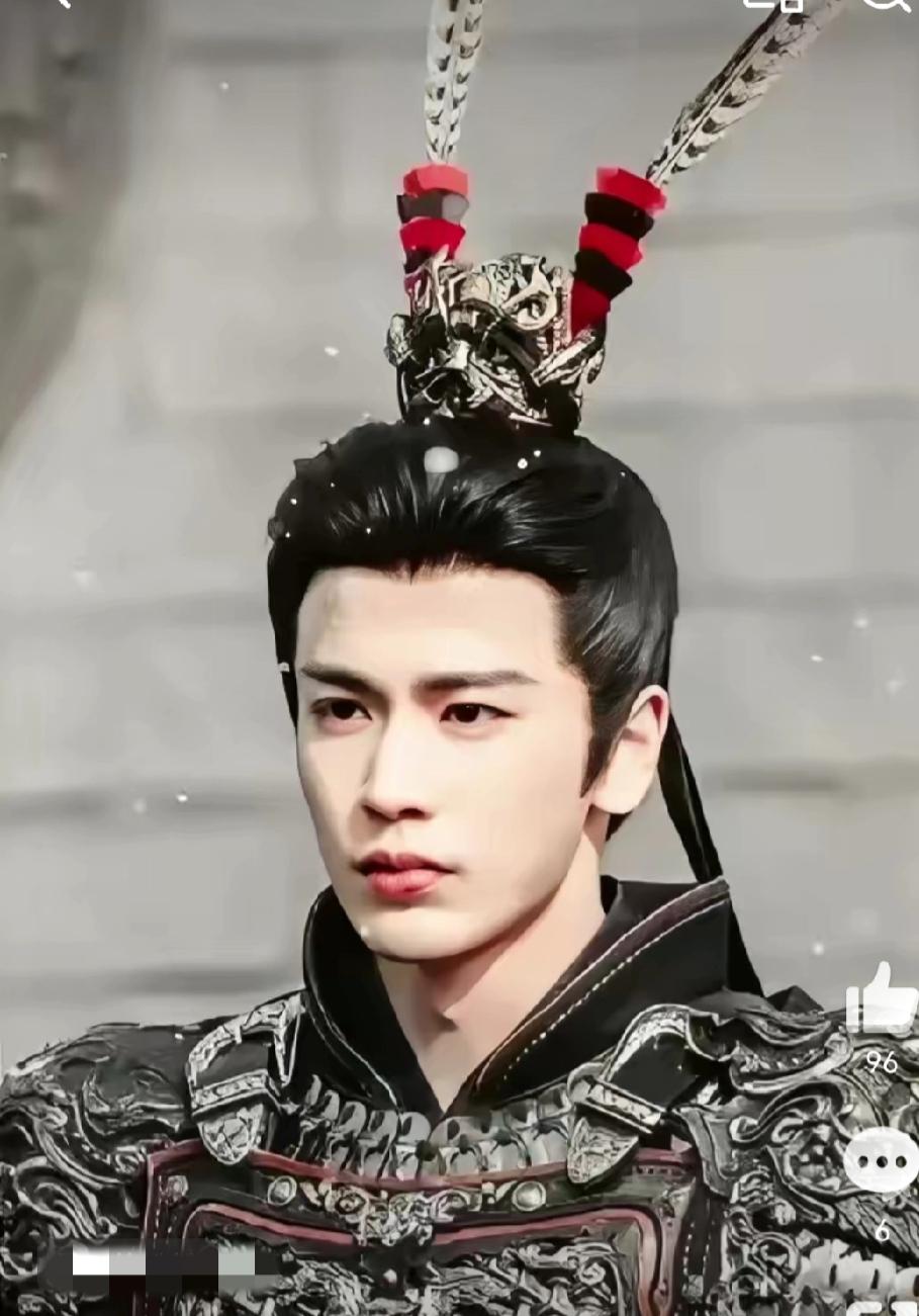 争议不在妆，而在骨！张凌赫被指将军妆太精致，对比吴磊差距一目了然不少观众觉