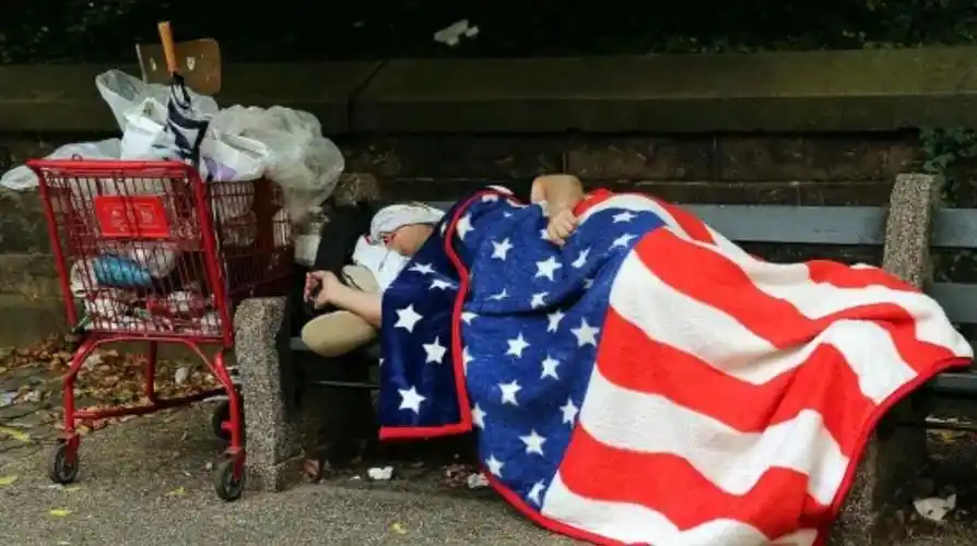 美国终于向全世界展示了它最恐怖的一面！当一个帝国走到穷途末路，它会死命抓住任何救