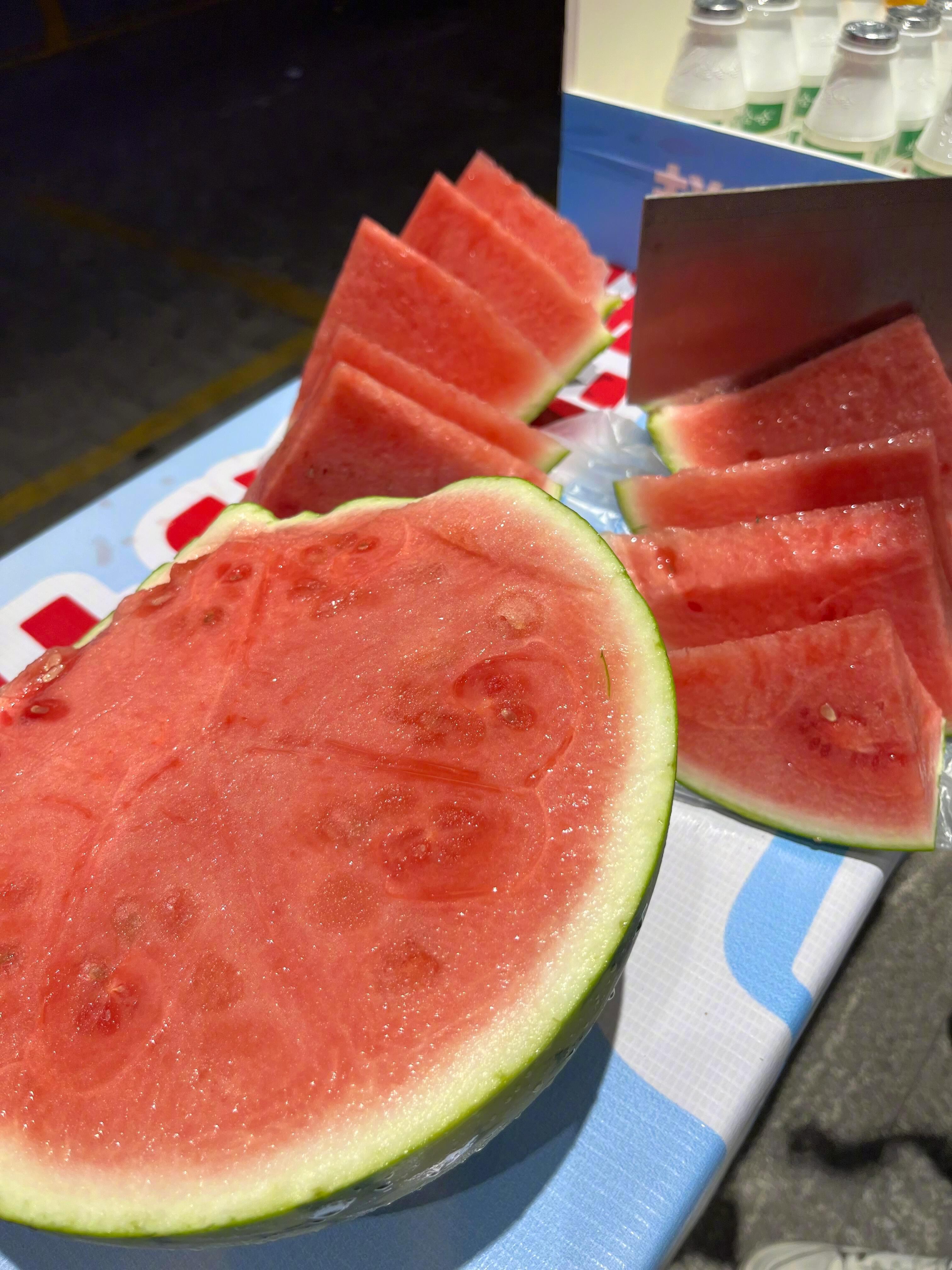 再吃几个西瓜夏天就要结束了⛱️​​​