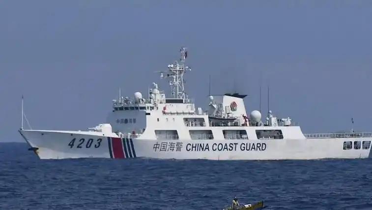 日本船只赖在钓鱼岛海域不肯撤离，在持续四个小时的拉锯较量背后，暗藏着一个令人扎心