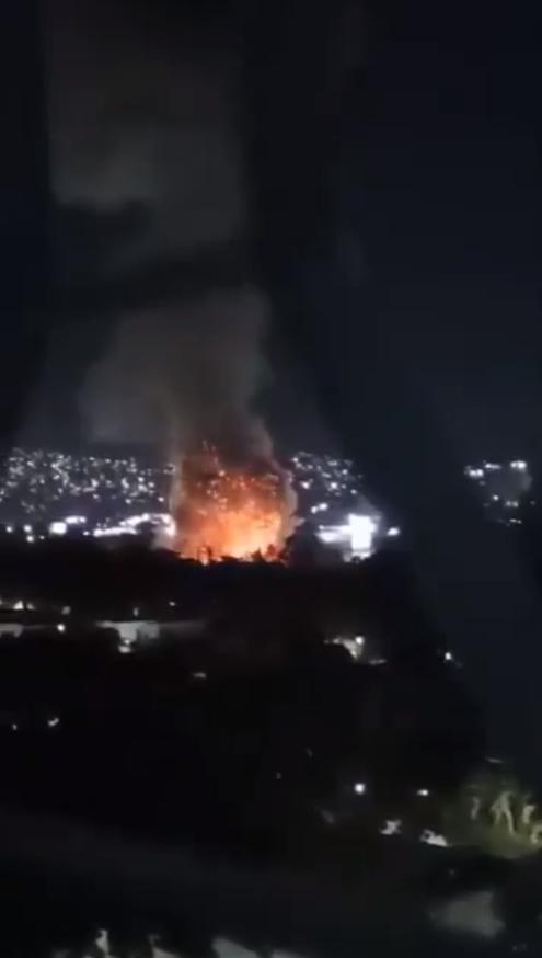 俄式装甲大军开打，美军突袭委内瑞拉总统府被击退，斩首马杜罗失败！当地时间2026