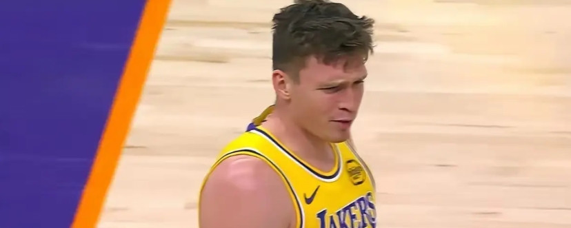 史密斯再次暴走，一个人心在滴血！小里弗斯伤缺，不怕，史密斯暴走，成为东契奇与詹