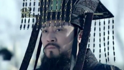 王莽当皇帝后，把守寡多年的女儿王嬿叫到身边，对她说：“你才18岁，不应该这