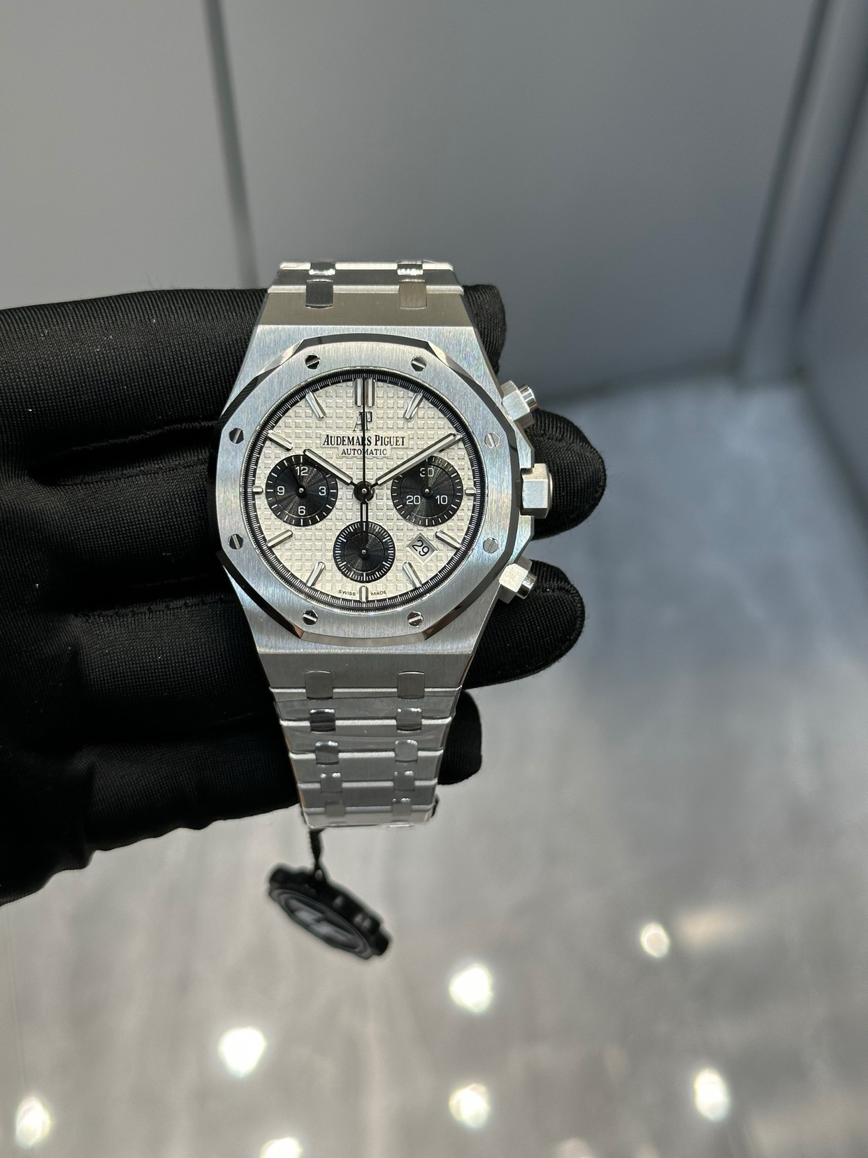 爱彼26331OR皇家橡树多功能计时机械腕表41MM！特点：表壳结构跟足原装，装配方式原装一致，使厚