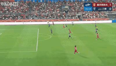 中超门将水平有多“菜”，大家自己看看吧……！重庆铜梁龙VS武汉三镇的比赛中，