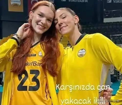 25/26赛季土耳其女排超级联赛第15轮，主场作战的领头羊瓦基弗银行队，发球冲击