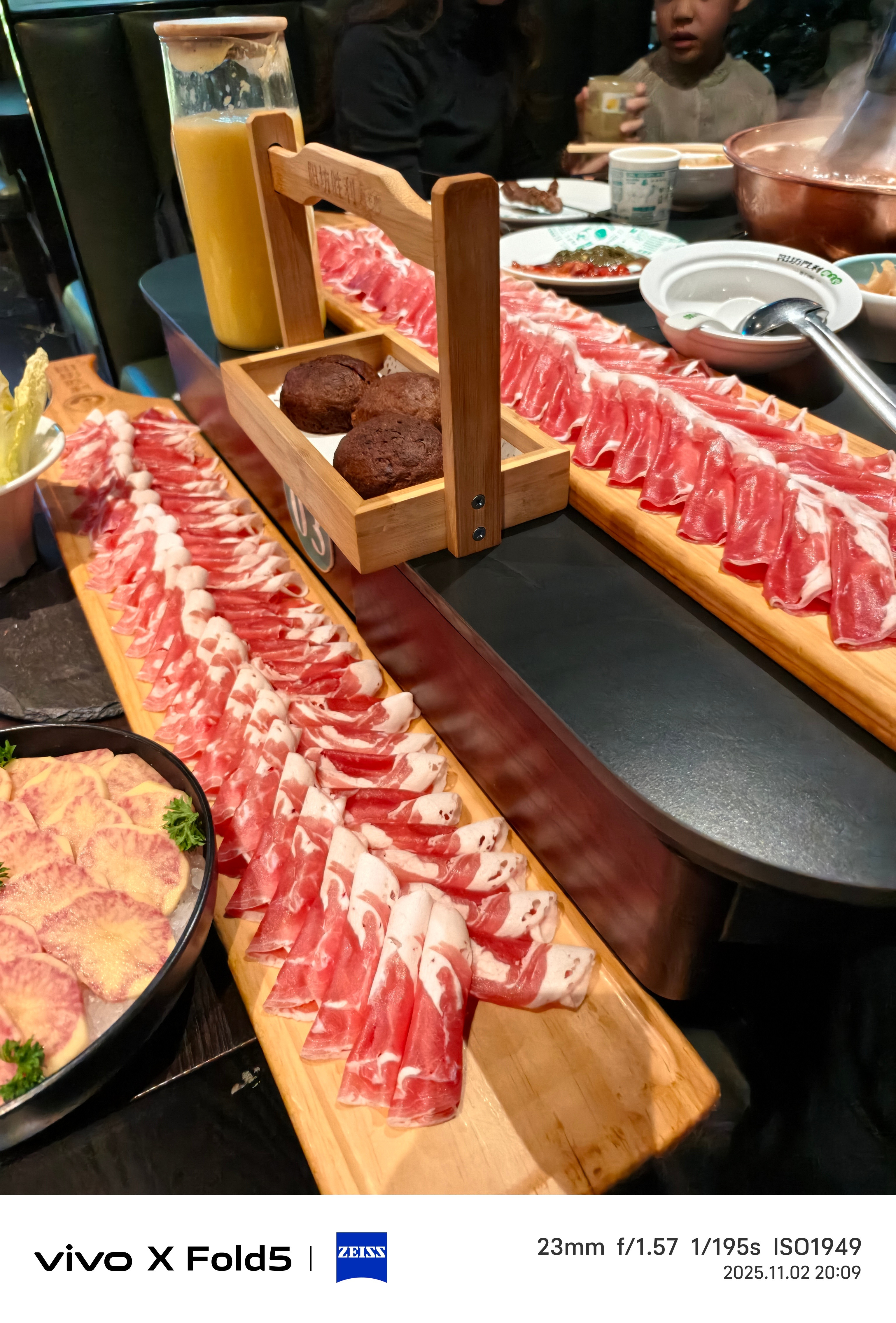 每周日固定动作:爬山，然后吃肉！[墨镜][墨镜][墨镜][墨镜]旭子的带娃日记​​​