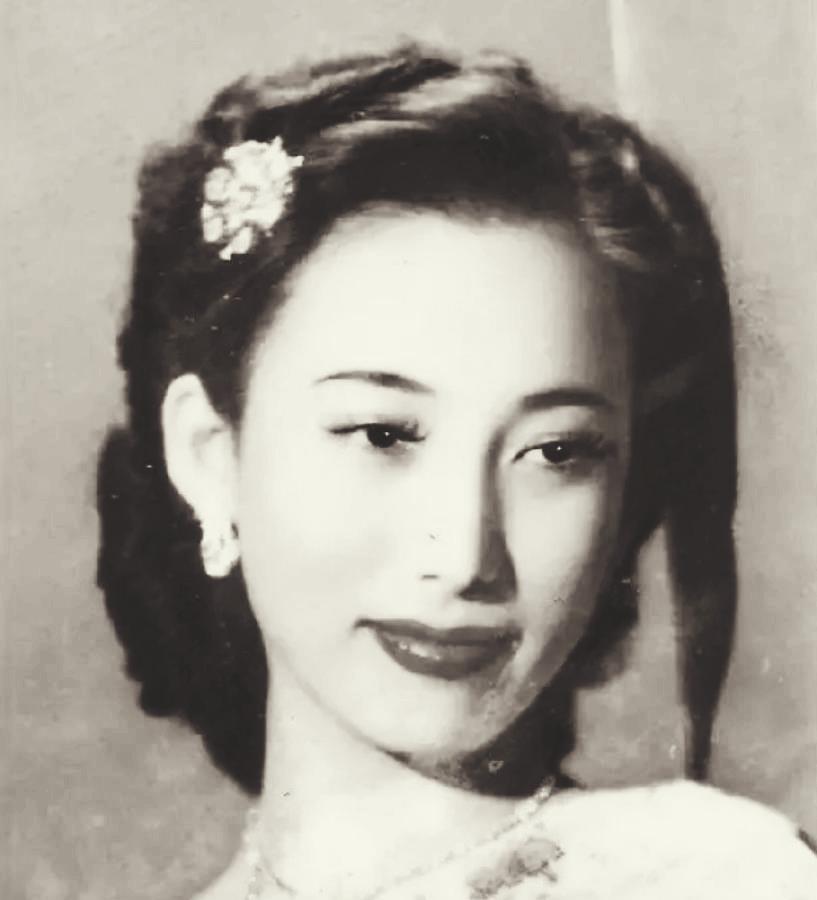 1968年11月，经受了两个小时的shenwen后，女演员上官云珠拖着疲惫的身