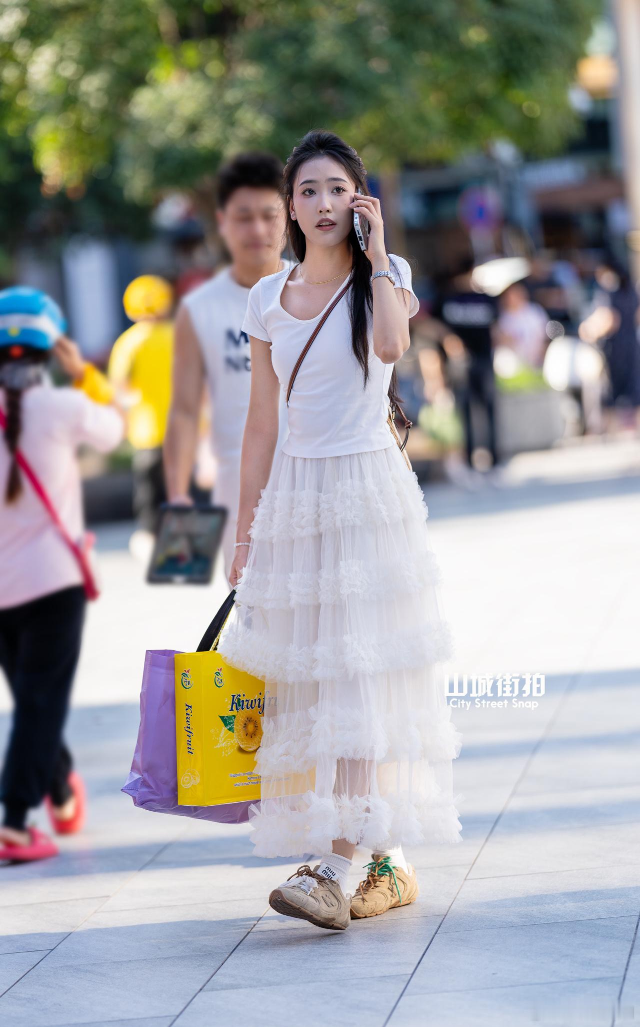 小姐姐穿搭好清爽~​​​