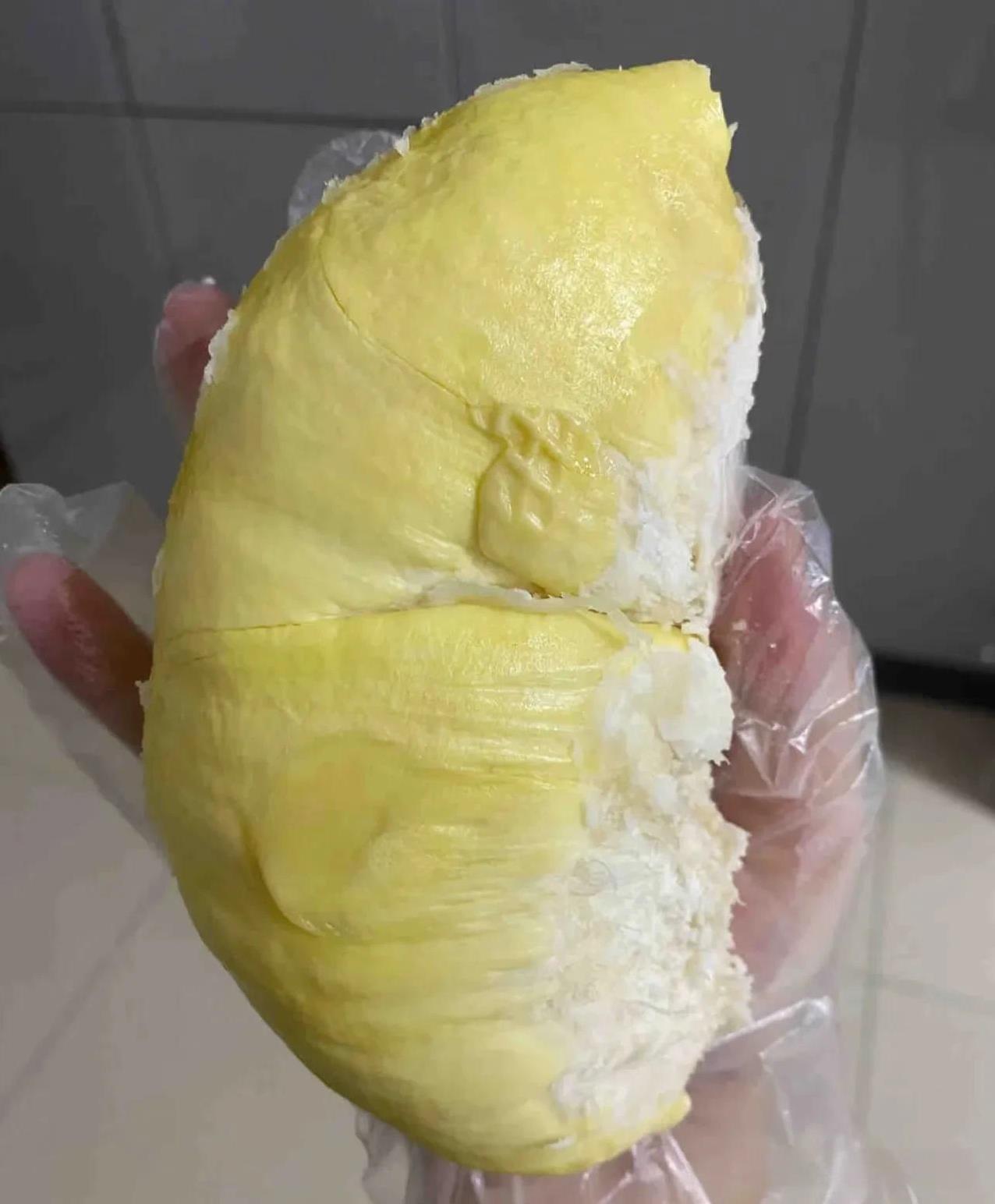 下班回到家，看到婆妈坐在饭桌前正在吃饭，没等我回来就吃了，瞬间心里凉凉，心