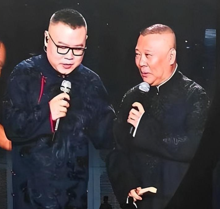 钱到手名声完了？岳云鹏演唱会刚结束，恶心一幕出现，被网友逼捐演唱会门票两分钟