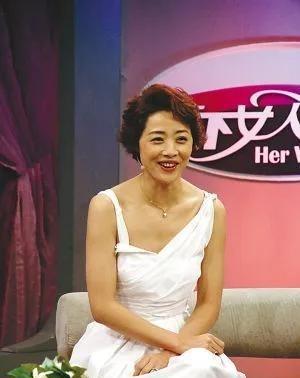 1993年，刘蓓拍完戏收工已经凌晨了，经纪人对她说：“赵宝刚导演叫你去他房间一下
