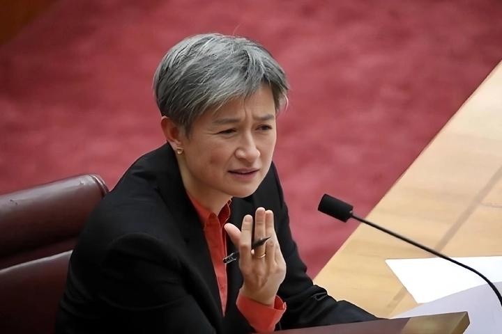 西方道德彻底破产！澳记者灵魂暴击：双重标准，还要装到什么时候？3月4日澳