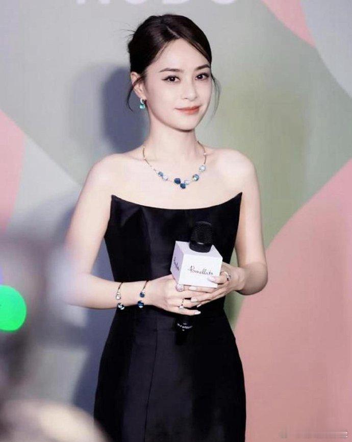 阿娇是真好看，就是一胖毁所有​​​