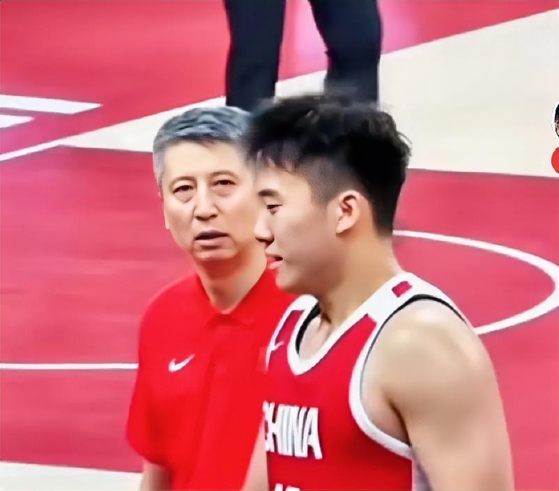 三场热身赛打完，中国男篮4名前锋上场时间对比！！！赵嘉义：场均出战26分钟，