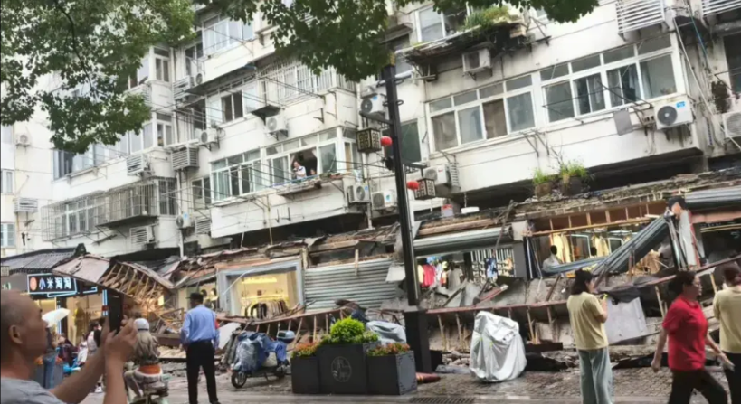 七宝老街坍塌事件上海城建部分可能已经慌了原因很简单相关部门已经开始调查事
