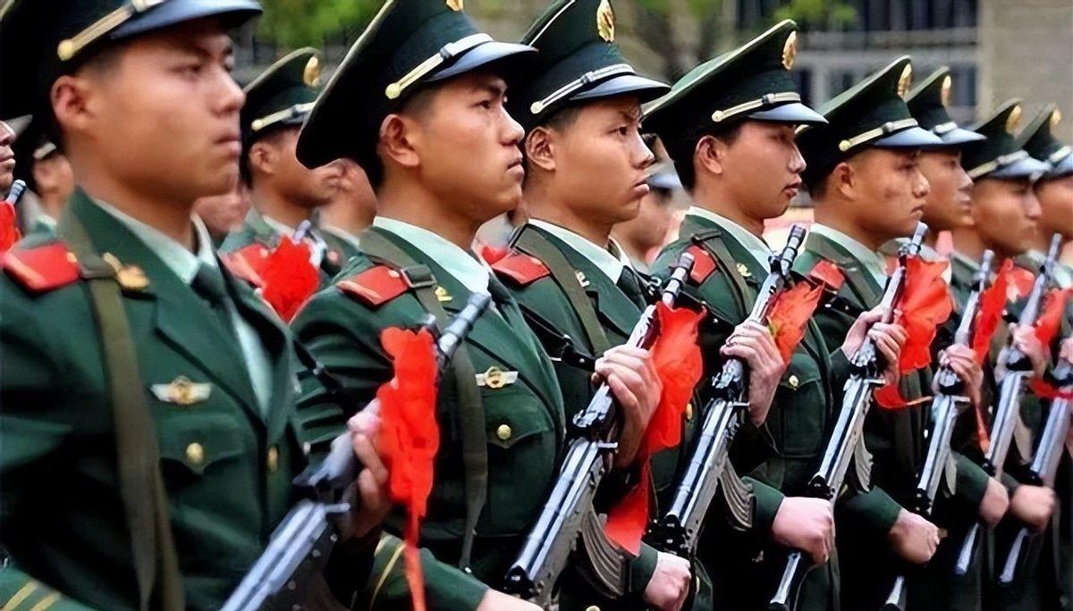 为什么要召回，国家这么多兵不够用的吗？五大战区，有战区是不能动的，预防边境，国