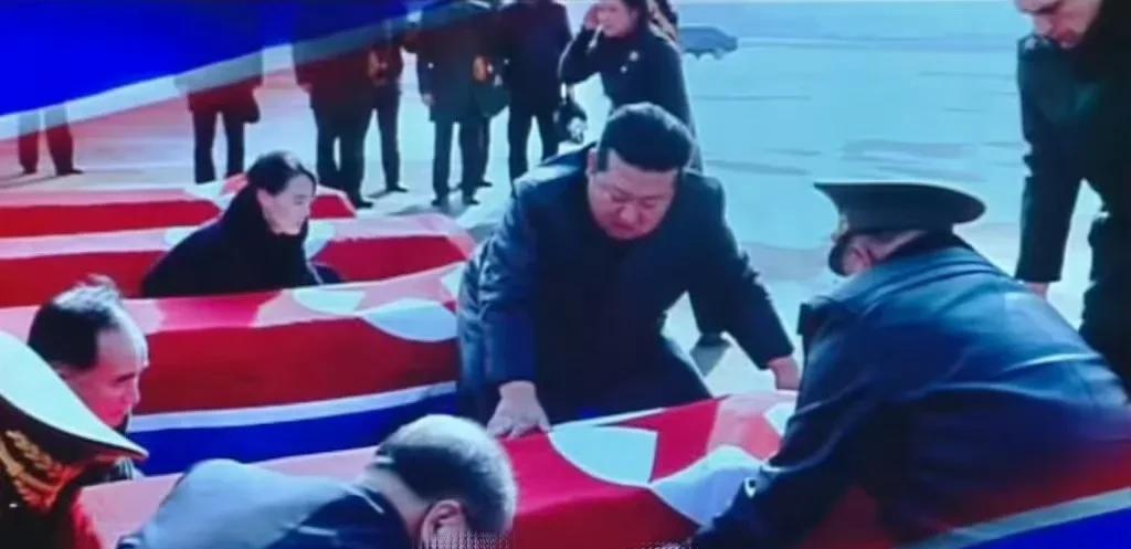 接到俄乌战场牺牲的士兵棺木，金正恩表现的十分痛心，对乌克兰表示出更多的仇恨。据