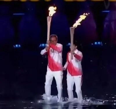 搞明白了，全运会开幕式导演被说，不是节目不行，是火炬手进场那段看得大家心里不踏实