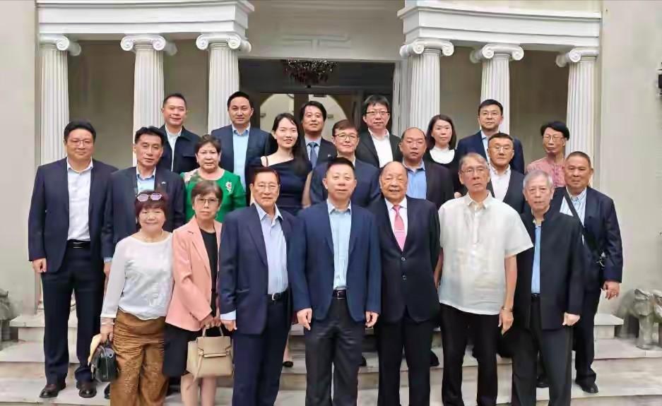 知道怕了！中国发最后通牒第2天，菲律宾不情愿的释放被抓中国人27号当天晚上，中