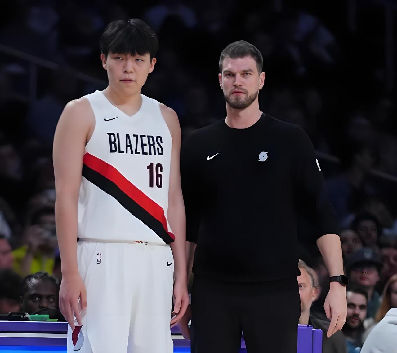 开拓者主场116-97大胜快船，升至西部第八。斯普利特乱拳打死泰伦卢！必须承认