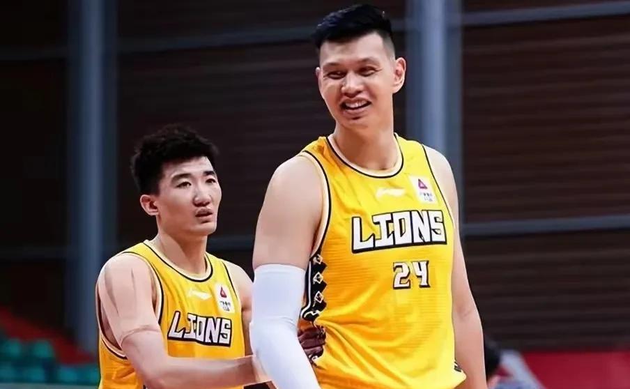 发起狠来连自己人也伤？传闻称赵嘉仁受伤因许钟豪广厦队肯定是遭遇了魔咒，每年到半