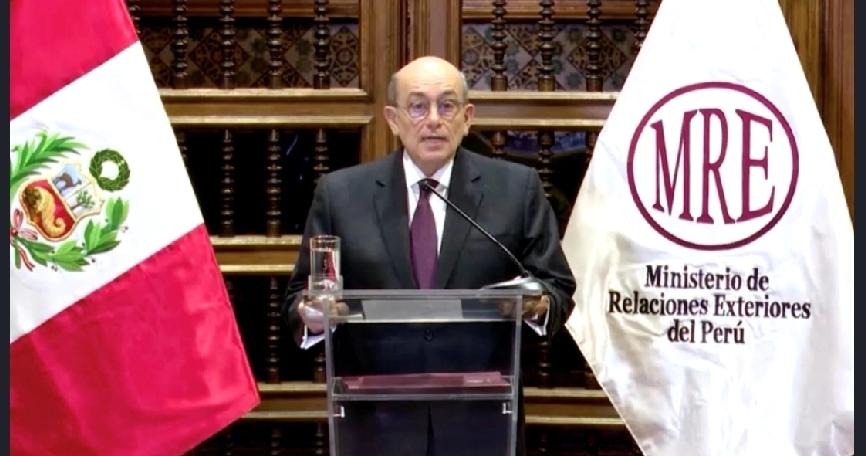 因墨西哥大使馆给予秘鲁前总统查韦斯（BetssyChavez）政治庇护，秘鲁政