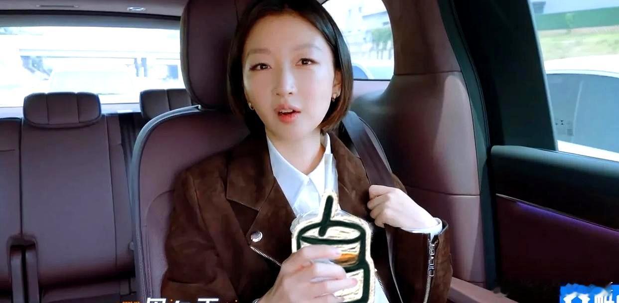 花儿与少年播出，网友热议周冬雨脸部粉底厚重，与几乎淡妆亮相的林依晨、殷桃邓为王星越等妆效形成鲜明对比