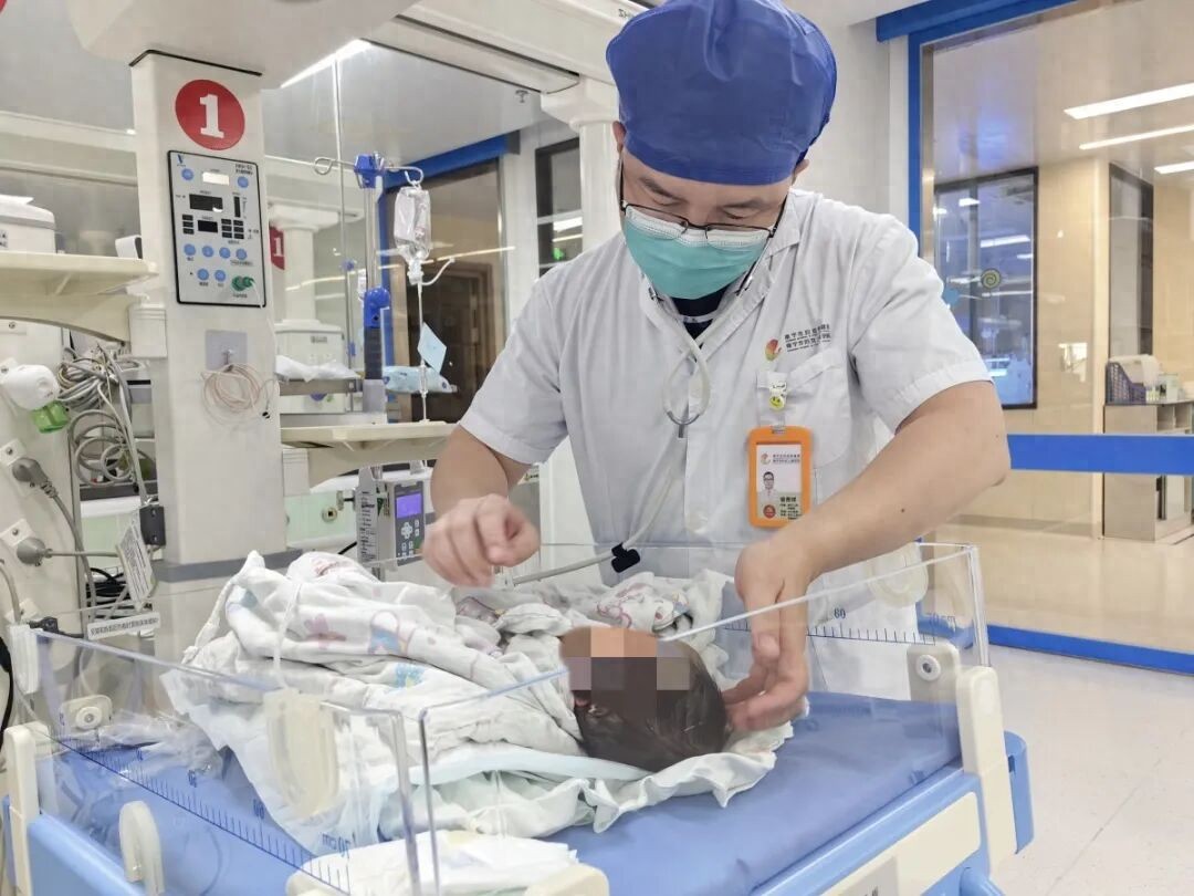 家长听从豆包建议喂奶 娃饿得大哭