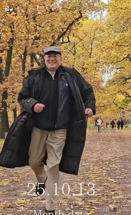 刚刚刷到这张图，我的天，第一眼确实没认出来。还是我姨妈眼神好，说是那位她曾经