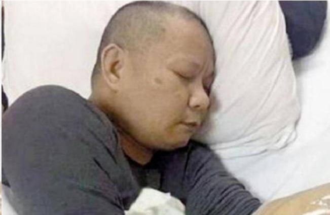 重庆一亿万富豪，曾花6000多万给员工们买房子，送员工十几辆保时捷，而等他破产后