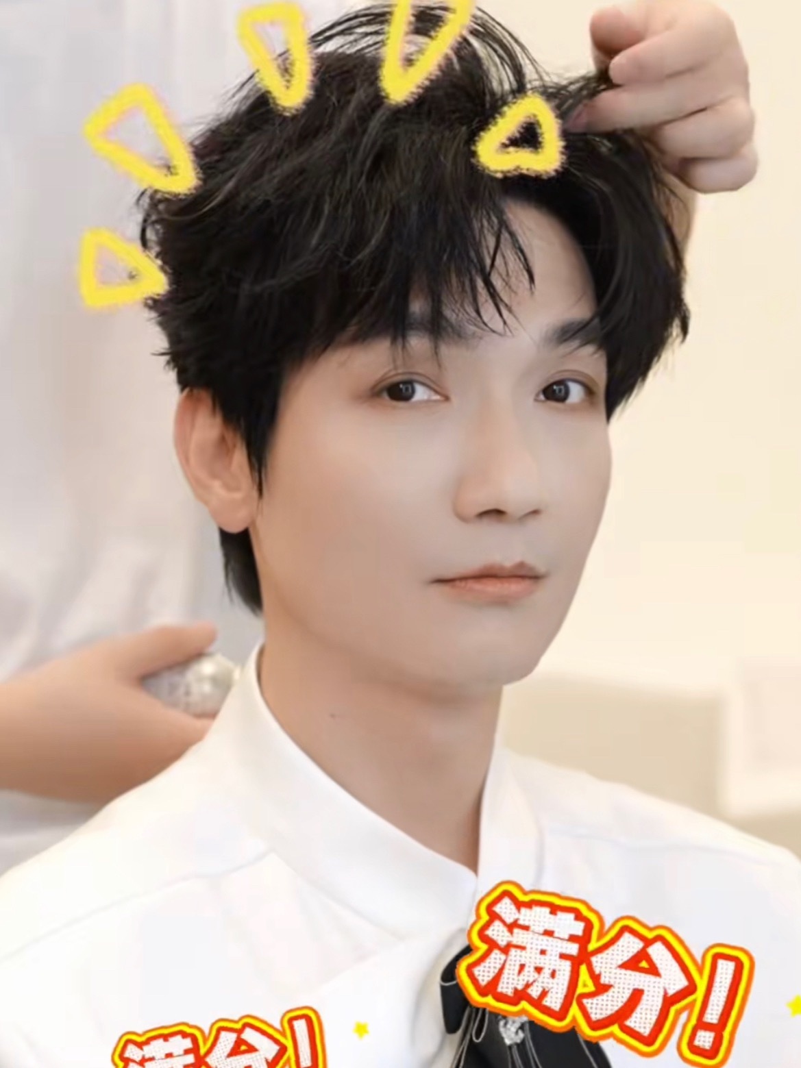 让我扒拉一下这颗呆梨毛！天呐这个陈楚生萌成啥了🥺楚生老师～晚上见哦💕