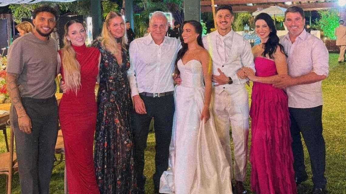 ESPN：埃德松收到巴西队电话时正参加婚礼，家人激动落泪根据ESPN的最新报道，