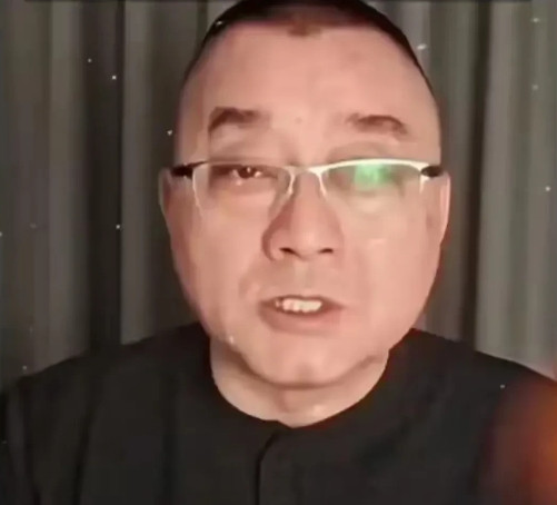 董宇辉只字未提却让一群公知狼狈不堪，惶惶终日！董宇辉曾经在直播间说过：将军赶路