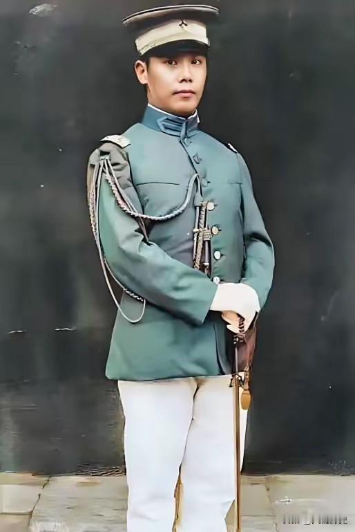 1948年，年届七十的袁克定穷困潦倒，竟沦落到流落街头的地步，幸得家中老仆人偶遇