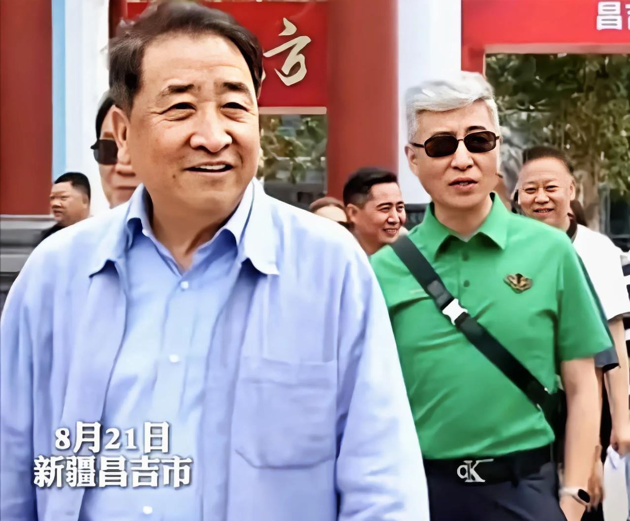 姜昆戴志诚为啥合作那么久，看看他们新疆演出戴志诚的做法就知道老话说生意好做伙计