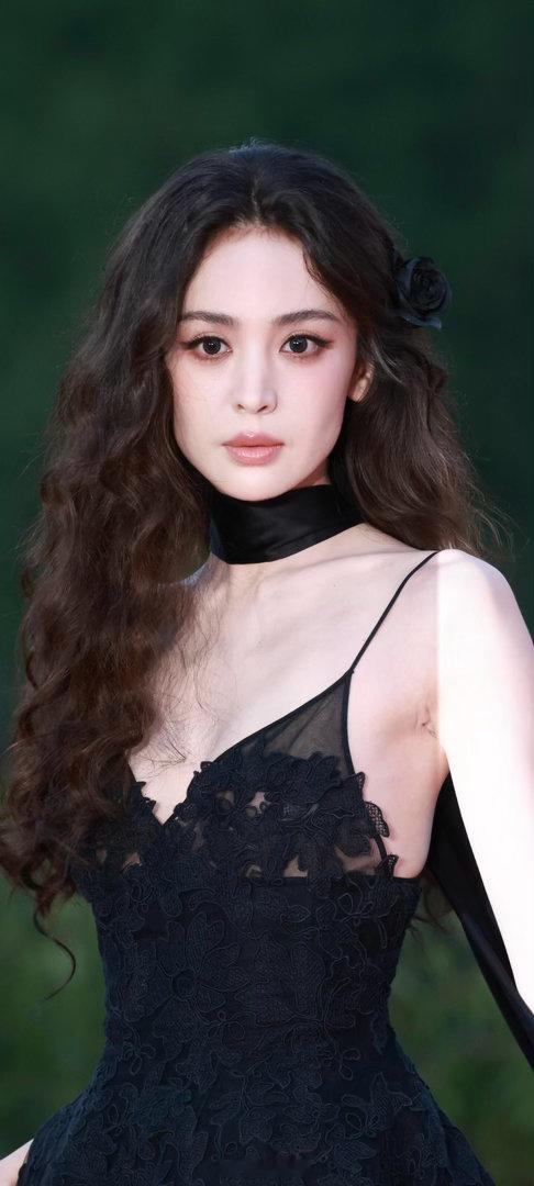 古力娜扎裙子好辣眼