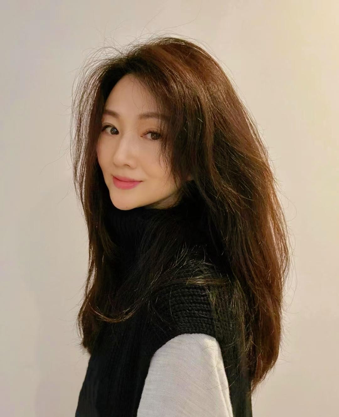 傻男人才拿钱养女人，聪明男人都在用……我哥们昨天又分手了，在烧烤摊灌着啤酒说