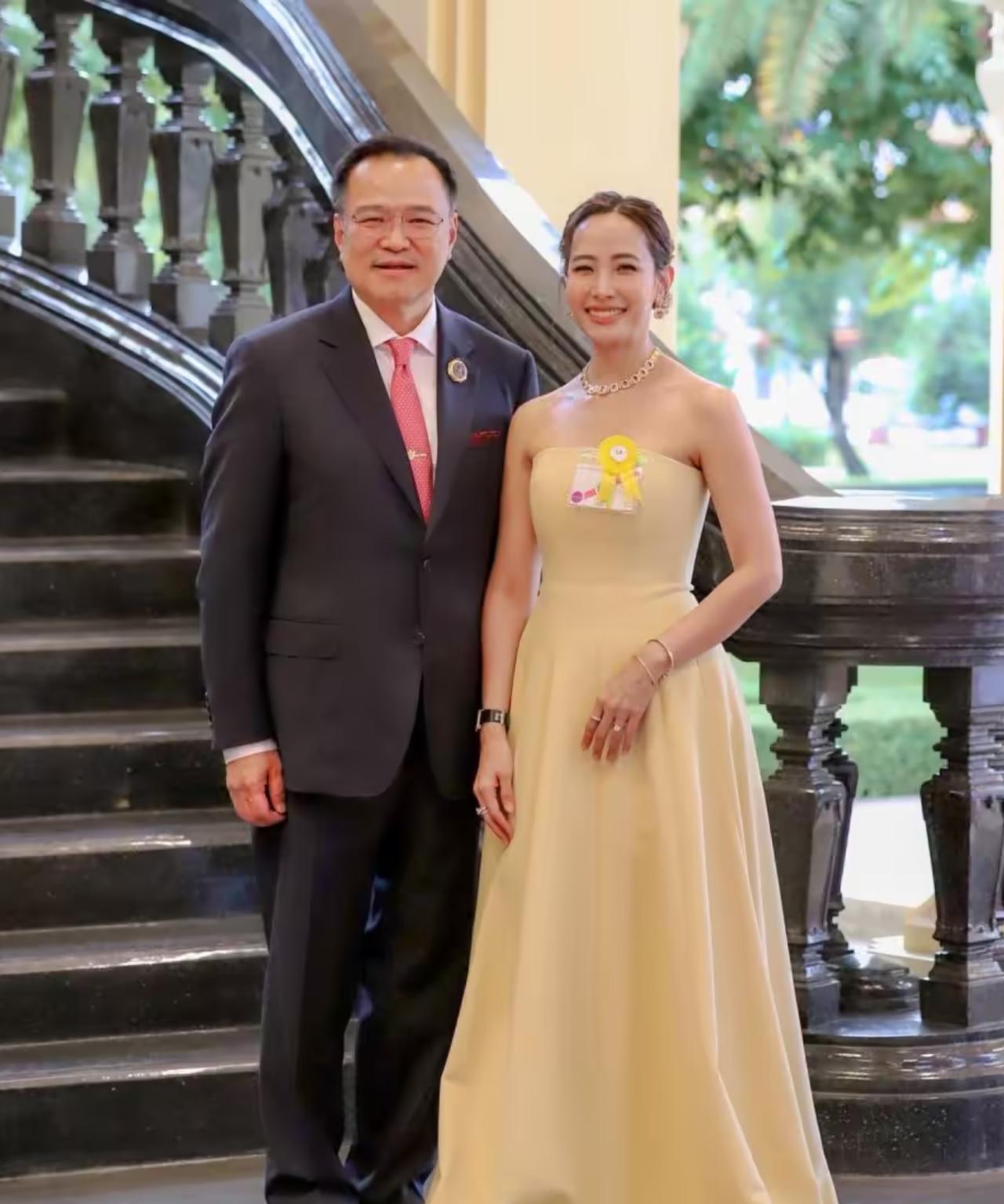 泰国第一夫人颜值高，简直360度无死角NongJa是拉廊府本地人，毕业于泰国