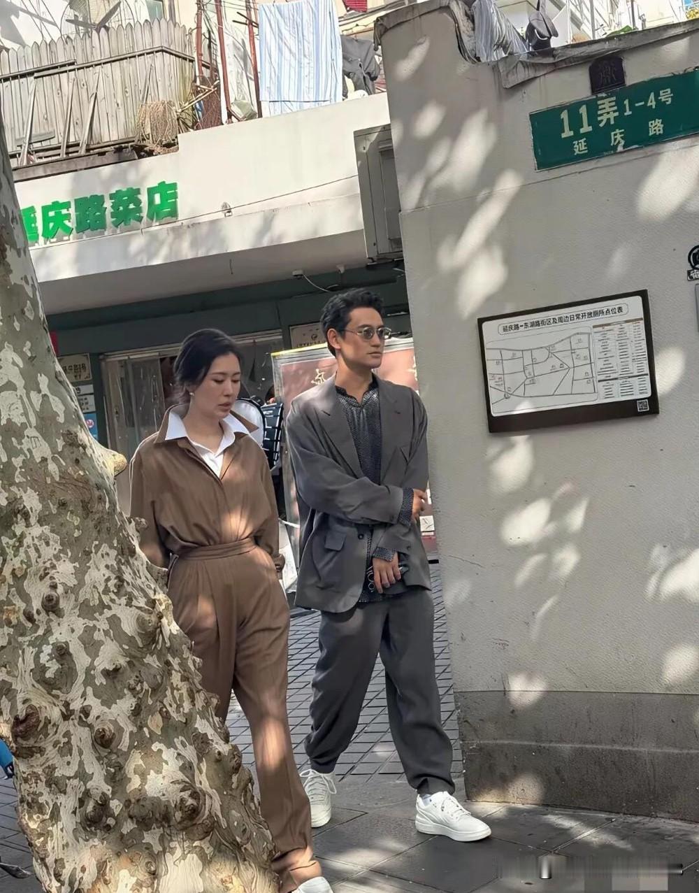 181身高的袁弘好帅气啊，这么多年过去了他保养的好，身材没有垮掉，气质不油腻，仍