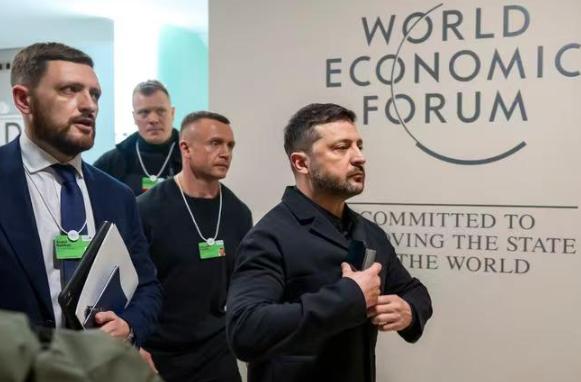 普京这次大概率是拿出了十分的诚意，美国发布最后通牒：乌克兰割让土地后将得到8千亿