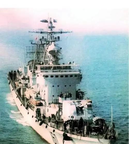 1978年，一海军干部因不满被撤职，愤怒之下炸毁“广州号”驱逐舰，舰上134多名